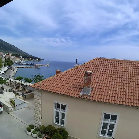 Delfin Apartment Bol