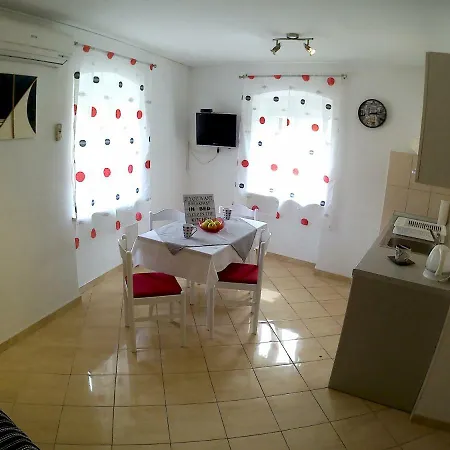 Delfin Apartment *