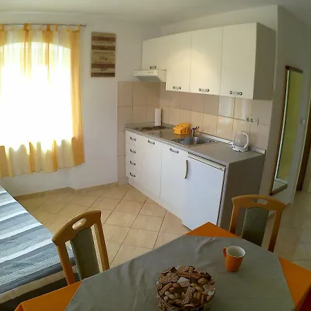 Delfin Apartment *