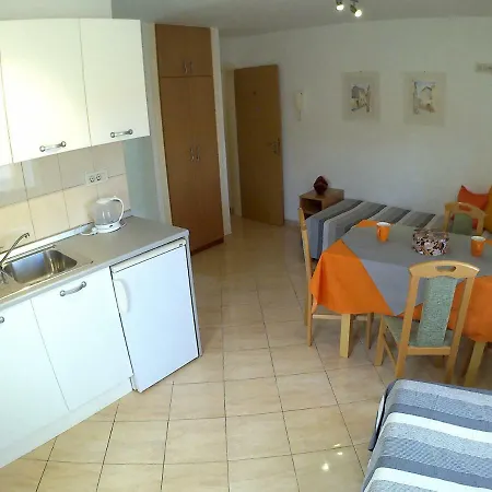 Delfin Apartment *